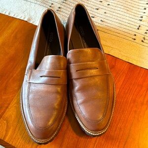 Ecco Ladies NEW Brown Loafers.  Size 9.5